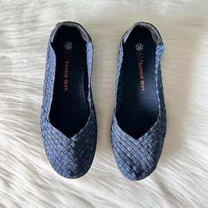 bernie mev. Catwalk Navy Jeans Woven Loafers Comfortable Shoes Size 7 US / 38 EU